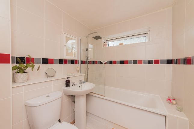 28, Millwards, Hatfield photo 3
