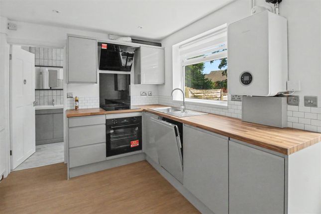 99, Deepdene Way, Nottingham photo 5