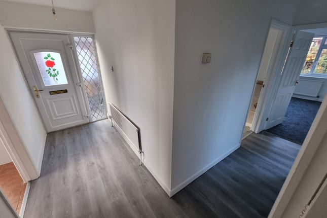 5 Hazelbank Close, Leicester photo 2