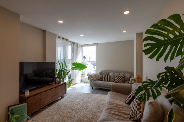Flat Flat 8, 136, Broadway, Leigh-on-sea photo 4