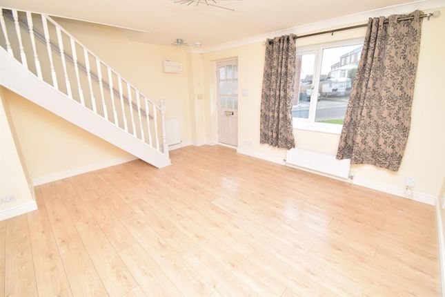 24, Hollin Drive, Wakefield photo 4