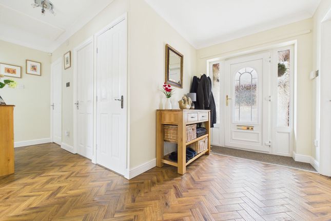 32 The Green, Sutton-In-Ashfield photo 3