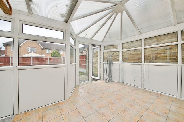 10, Campion Close, Romford photo 4
