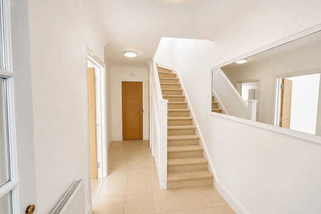 33 Parkfield Avenue, Hillingdon, Uxbridge photo 4