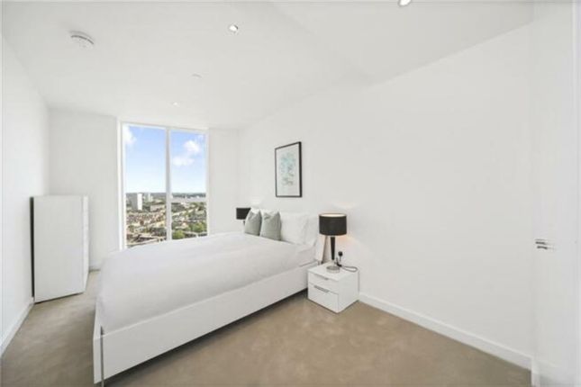 155, Apartment 1306, Wandsworth Road, London photo 3