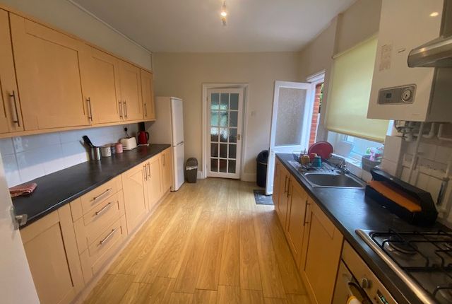 82 Mayfield Road, Swaythling, Southampton photo 2