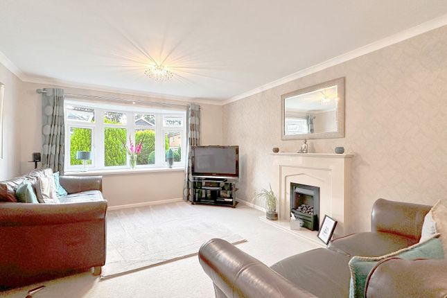 6 Knole Avenue, Stockport photo 2