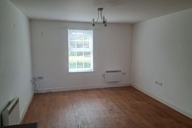 Flat (Ground Floor) 172, Guernsey Avenue, Chorley photo 4
