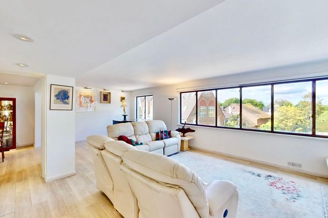 51 Highpoint, North Hill, Highgate photo 2