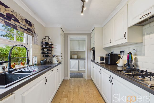 93a Shirkoak Park, Ashford photo 3