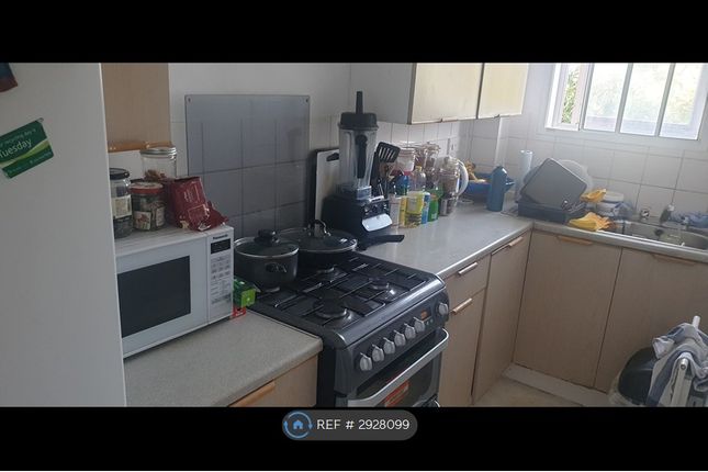 Parkside Crescent, London photo 5