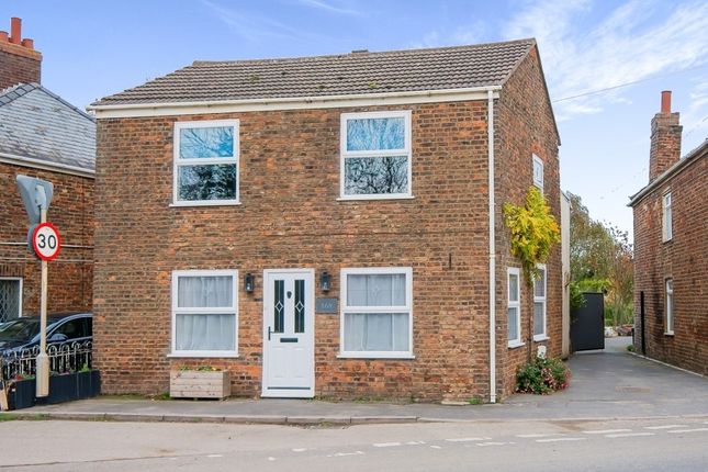 Thumbnail Detached house for sale in High Road, Moulton, Spalding