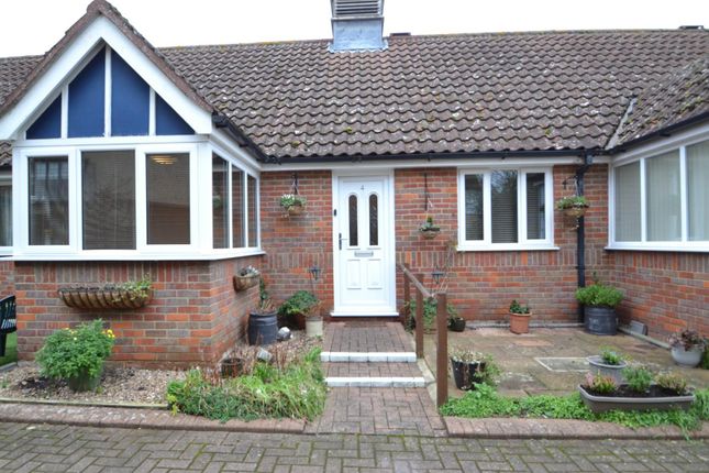 Thumbnail Bungalow to rent in Gatehouse Mews, Buntingford, Herts