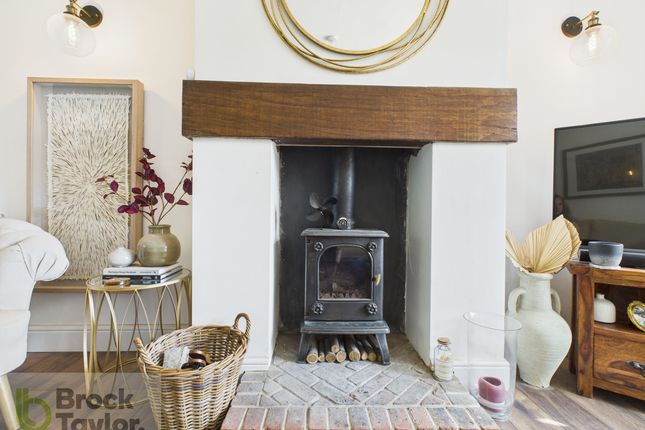 7 Coopers Wood, Handcross photo 4