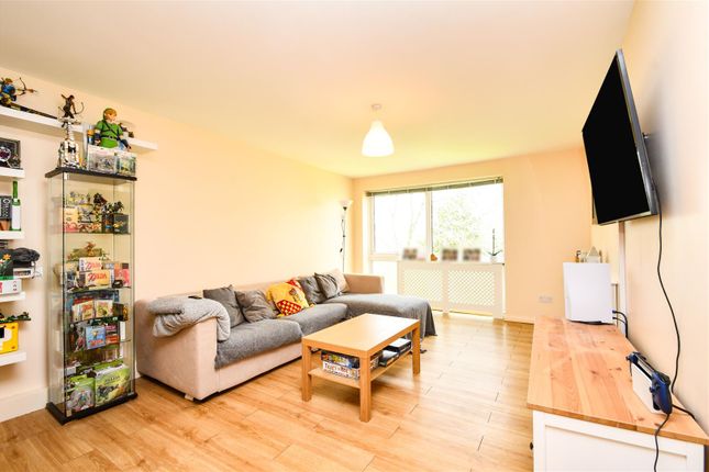 Flat for sale in Fortis Green, East Finchley