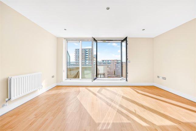 102, Wards Wharf Approach, London photo 3