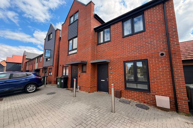 10, Parlour Way, Portsmouth photo 2