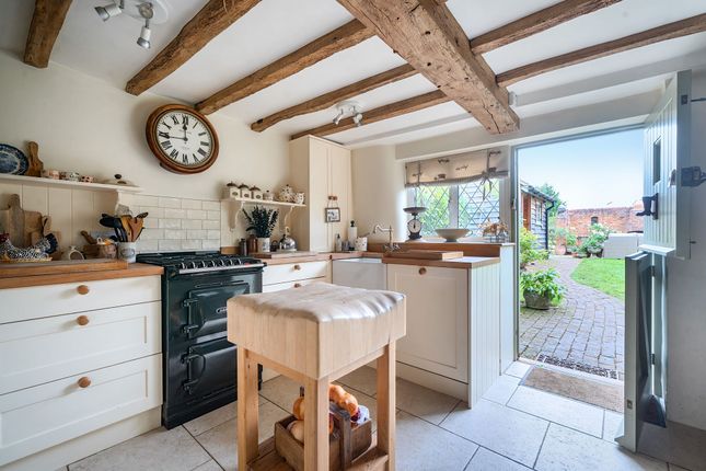 1 Todhurst Cottages Stane Street, Pulborough photo 4