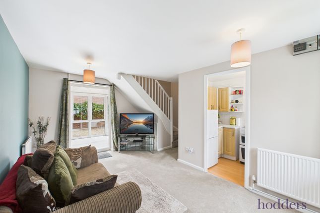 8, Wakefield Close, West Byfleet photo 2