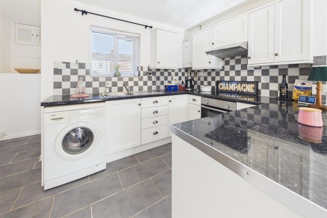 5, Audley Firs, Walton-On-Thames photo 3