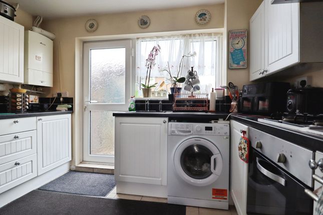 4, Heol Y Gaer, Cardiff photo 5