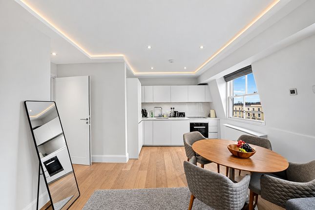 Flat 16, 31-33, St. Stephens Gardens, Notting Hill photo 4