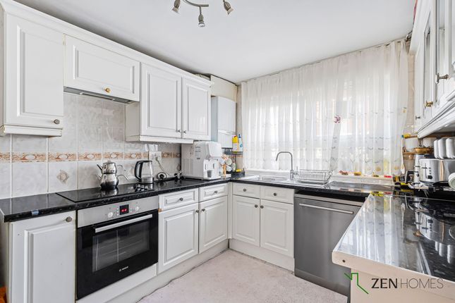 75 Albany Close, London photo 4