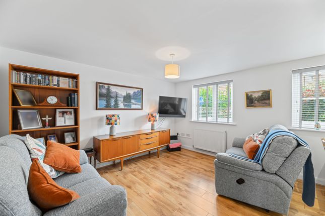 3 Callender Way, Frodsham photo 2
