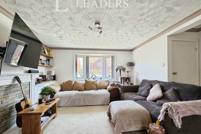 65, Linkenholt Way, Hampshire photo 3