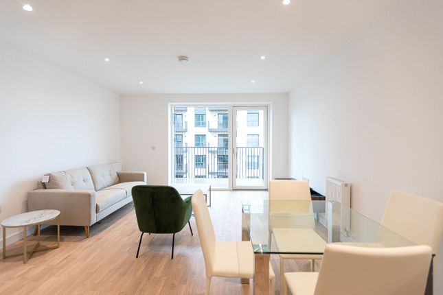 Flat 63, Arber House, 2, Greenleaf Walk, Southall photo 4