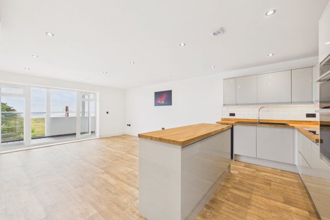 Apartment 3, 2, The Parade, New Romney photo 3