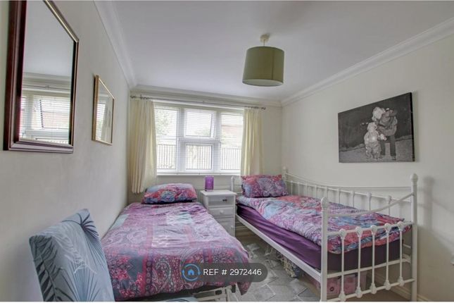 Flat  Partridge Court, Whitefield Road, New Milton photo 2