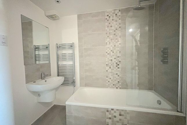 42, Aylesbury photo 5