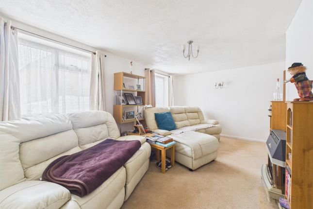 38, Albemarle Road, Gloucester photo 3