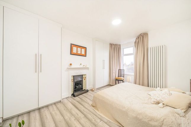 34, Fortis Green Avenue, London photo 4