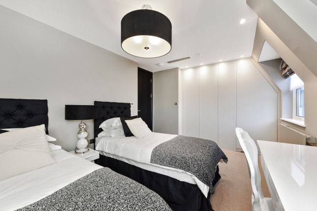 Duplex to rent in Boydell Court, St John's Wood