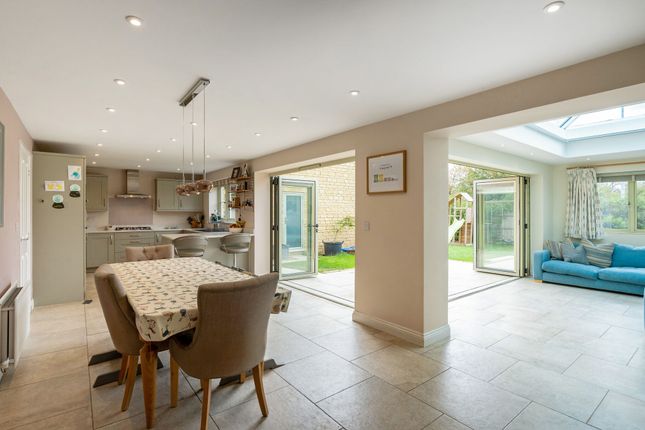 33, Trubshaw Way, Fairford photo 4
