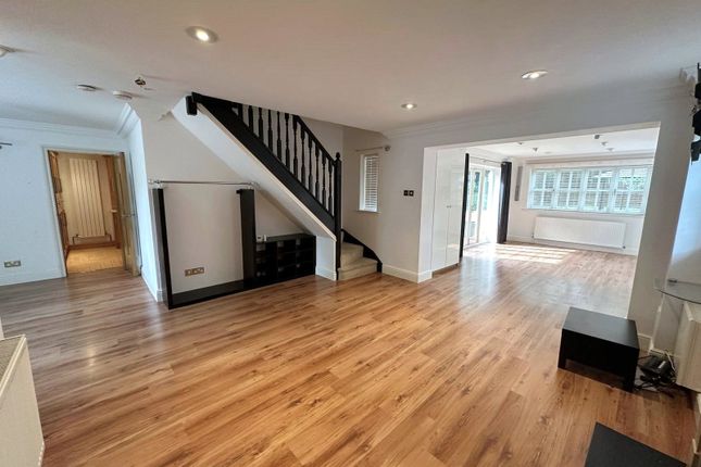 2, Kemsley Chase, Berkshire photo 3