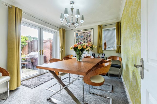 12, Dale View, Lancashire photo 4