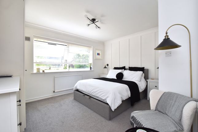 Flat for sale in The Avenue, Beckenham