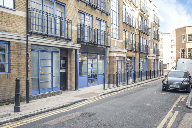 Flat to rent in Calvin Street, Shoreditch, London