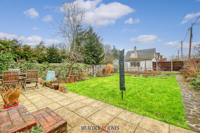 2, Oakwood Avenue, Brentwood photo 3