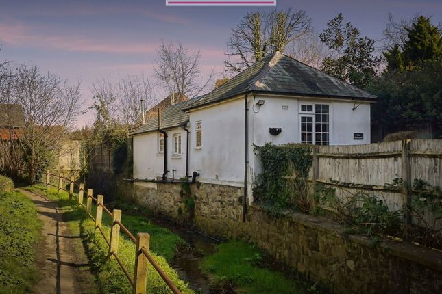 2-bed house on Elim Bungalow, Busty Lane, Sevenoaks, £350,000