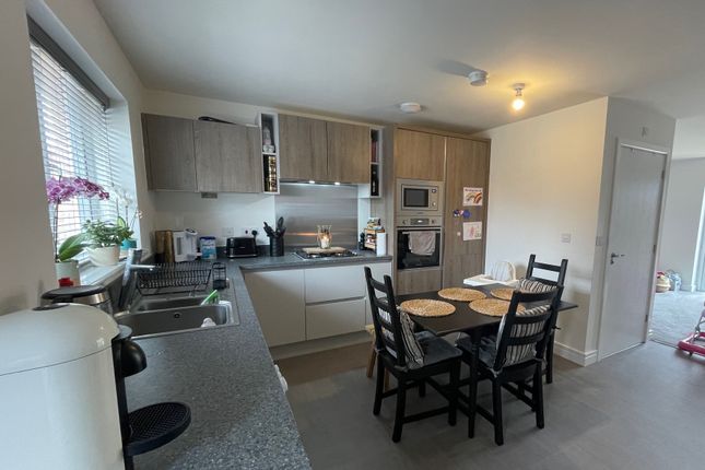 23, Rosebay Gardens, Nottinghamshire, United Kingdom photo 2