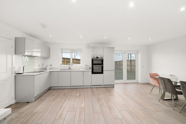 5 Whitelawston Drive, Dundee photo 4