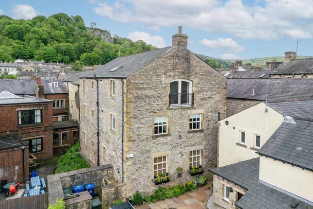 2-bed flat on 3, Dawsons Court, North Yorkshire, £100,000