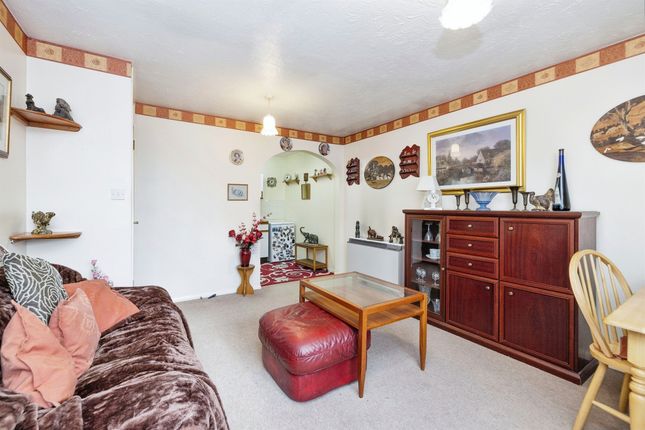 Property for sale in Ransom Close, Watford