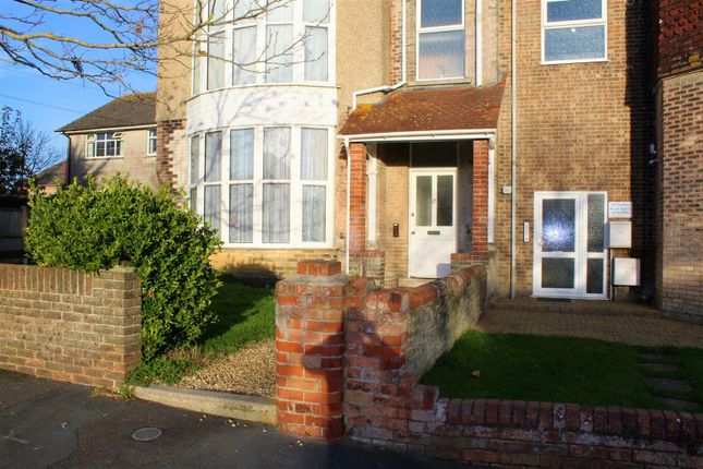 Thumbnail Flat to rent in Carlton Road North, Weymouth