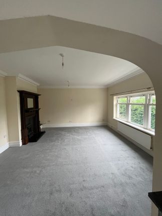 Flat to rent in The Cedars, Congleton