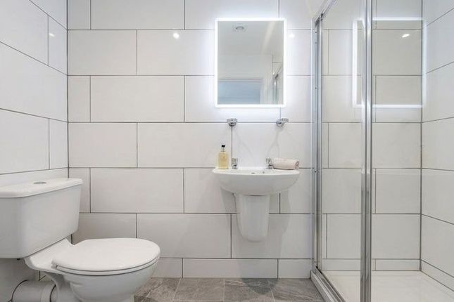 53 Brookhill Road, London photo 4